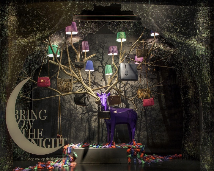 storefront-de-bijenkorf-holiday-amsterdam-netherlands-06