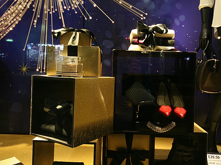 storefront-marks-spencer-london-03