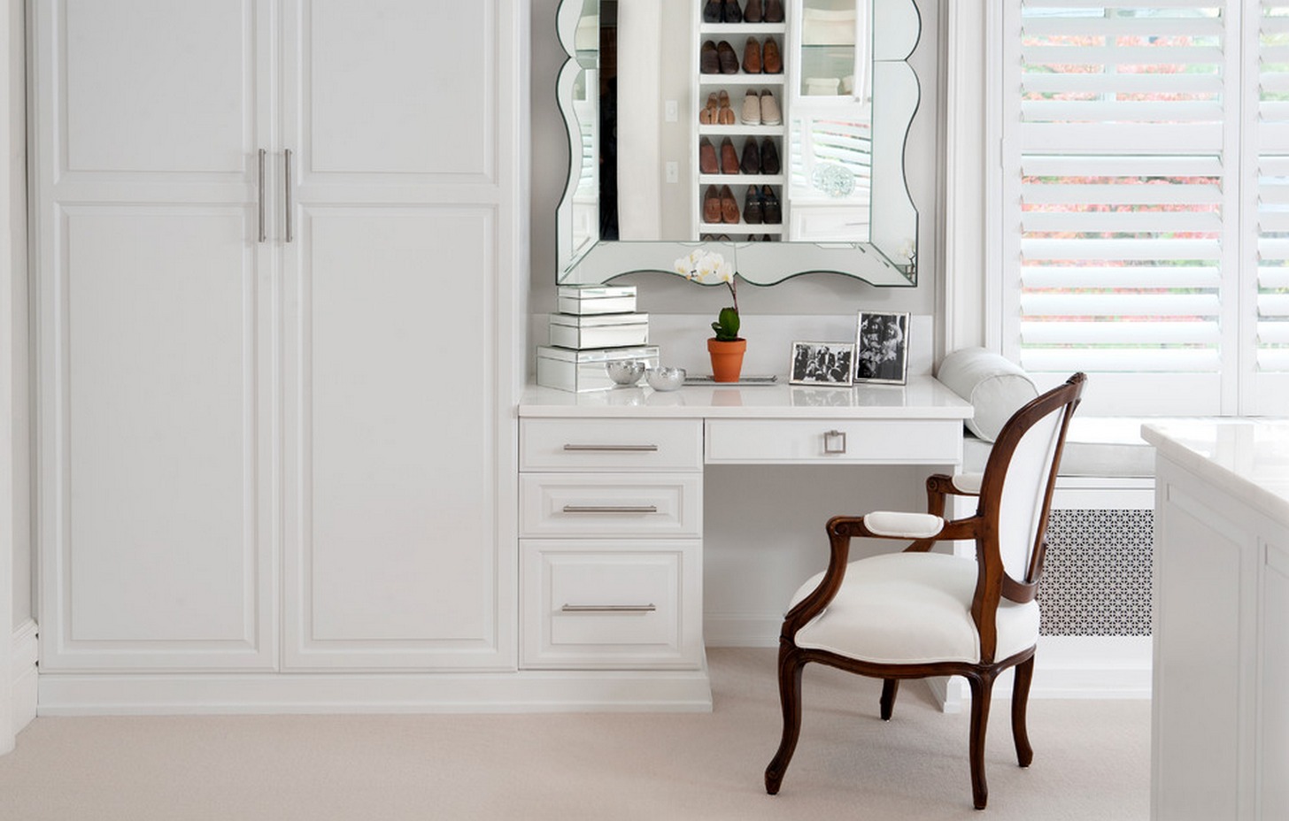 table-for-cosmetics-04