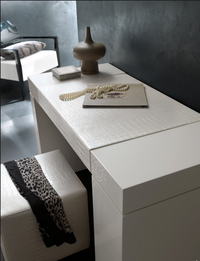 table-for-cosmetics-26