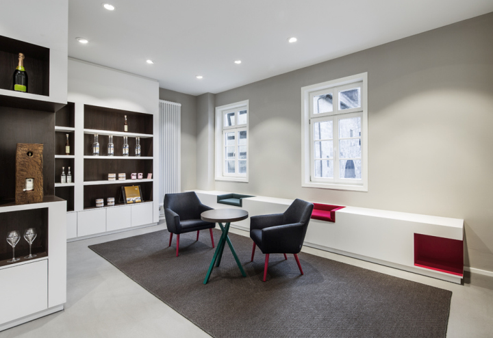 tourist-information-office-06