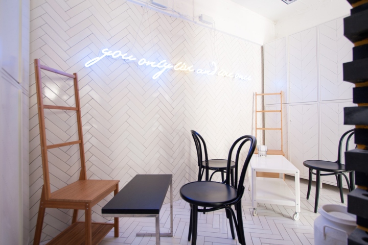 yollo-greek-yogurt-shop-09