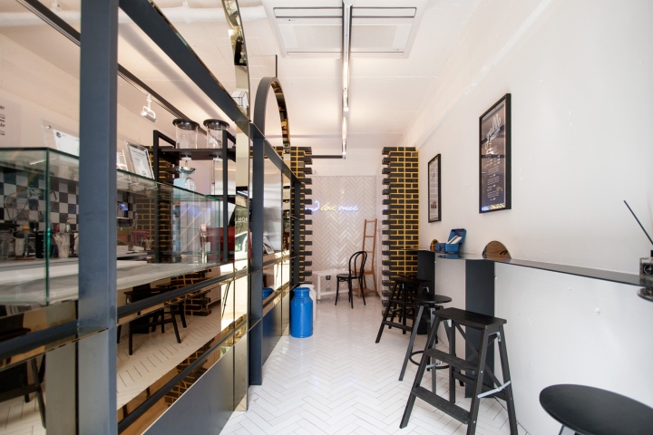 yollo-greek-yogurt-shop-15