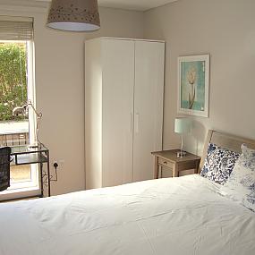 contemporary- two-bedroom-interior-design-ideas-london-11