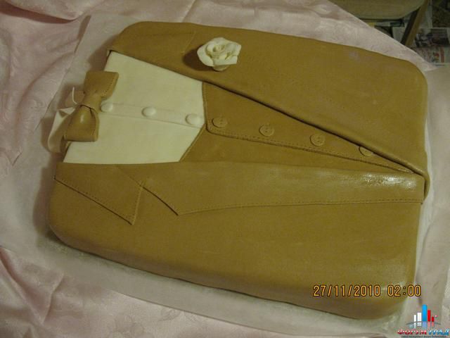 Торт костюм