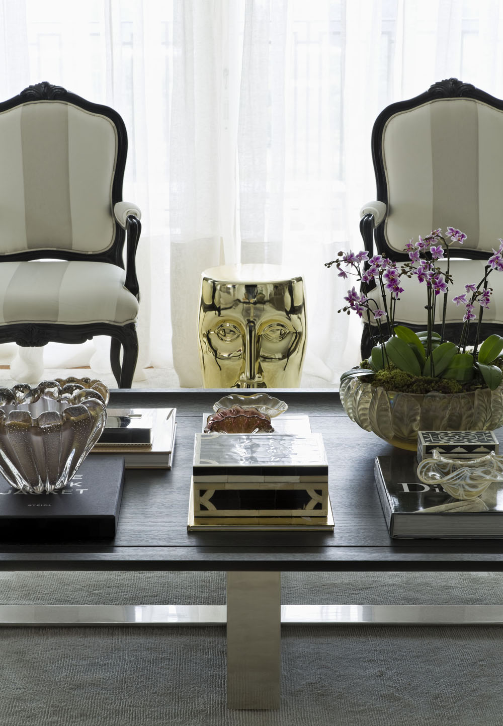 apartment-for-art-loving-couple-11