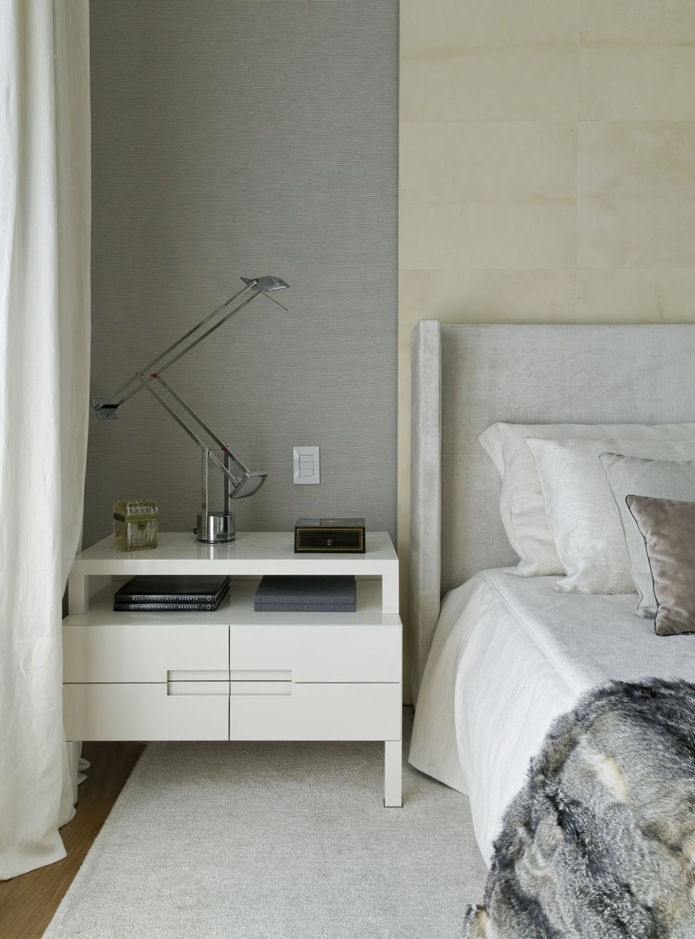 apartment-for-art-loving-couple-31