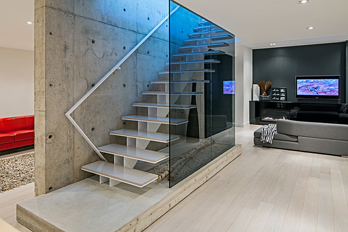 glass-staircase-walls-stand-11