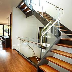 glass-staircase-walls-stand-13
