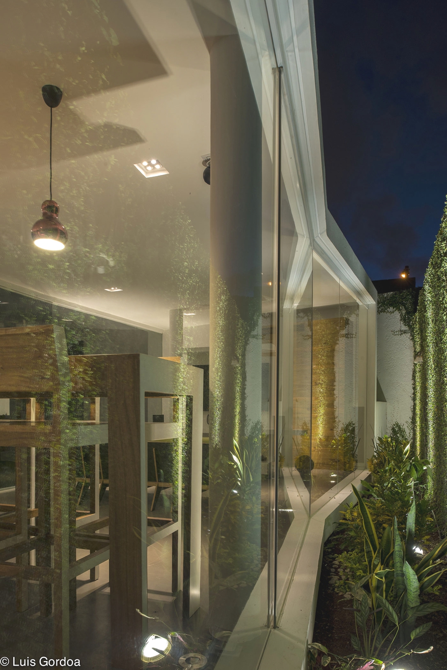Дизайнерская стеклянная терраса в Мексике