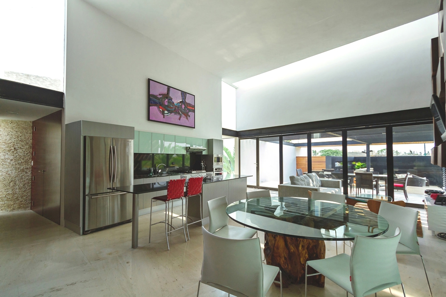 Дизайн интерьера кухни от Seijo Peon Arquitectos y Asociados