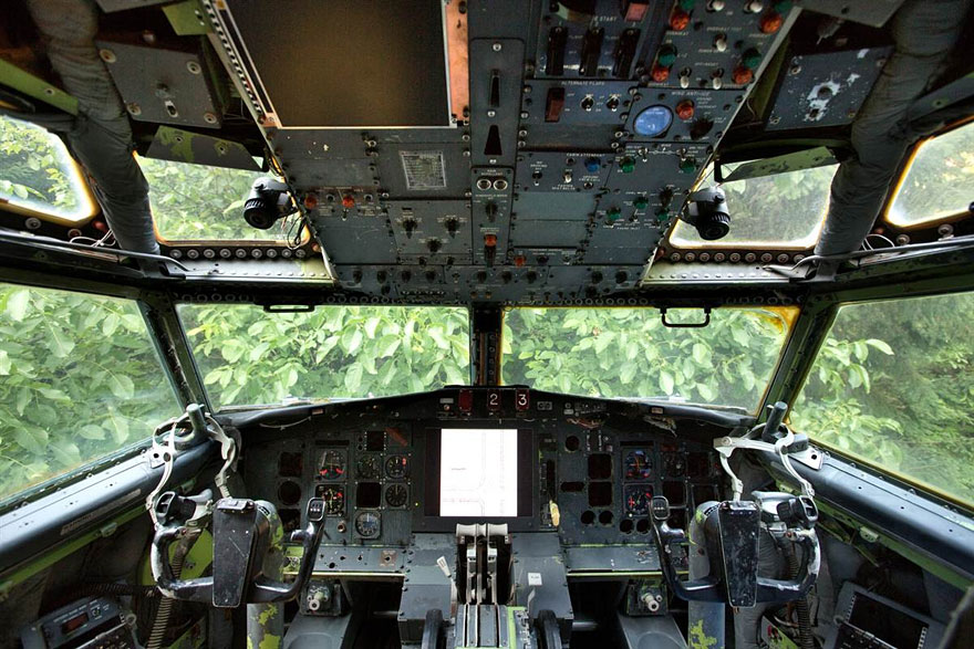 retired-boeing-727-bruce-campbell-5