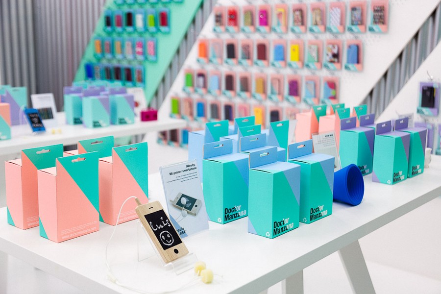 smartphone-store-valencia-spain-9