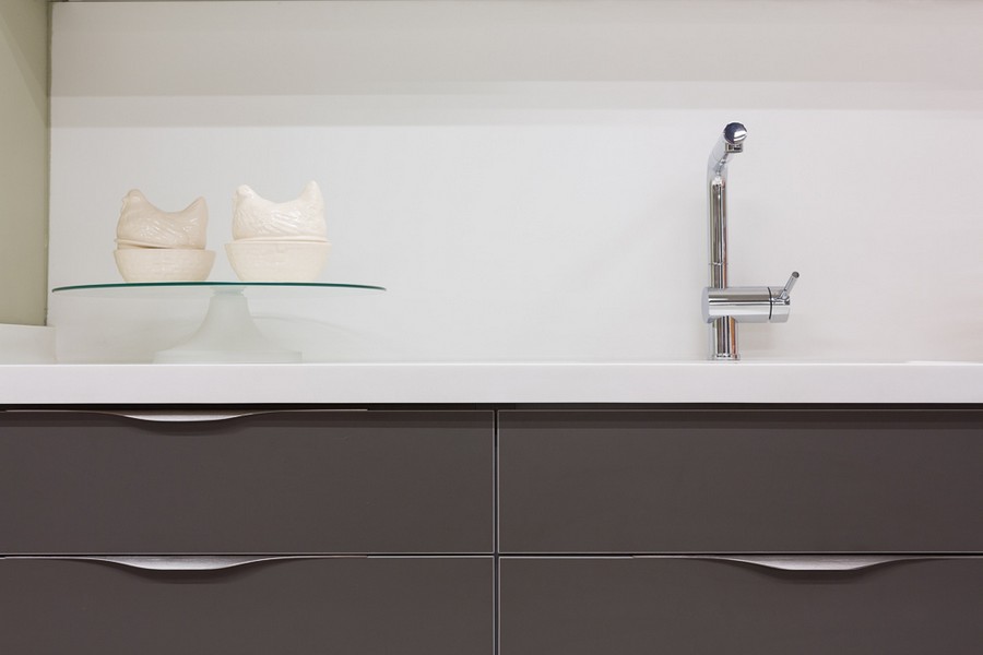 wave-handle-minimalist-kitchens-1