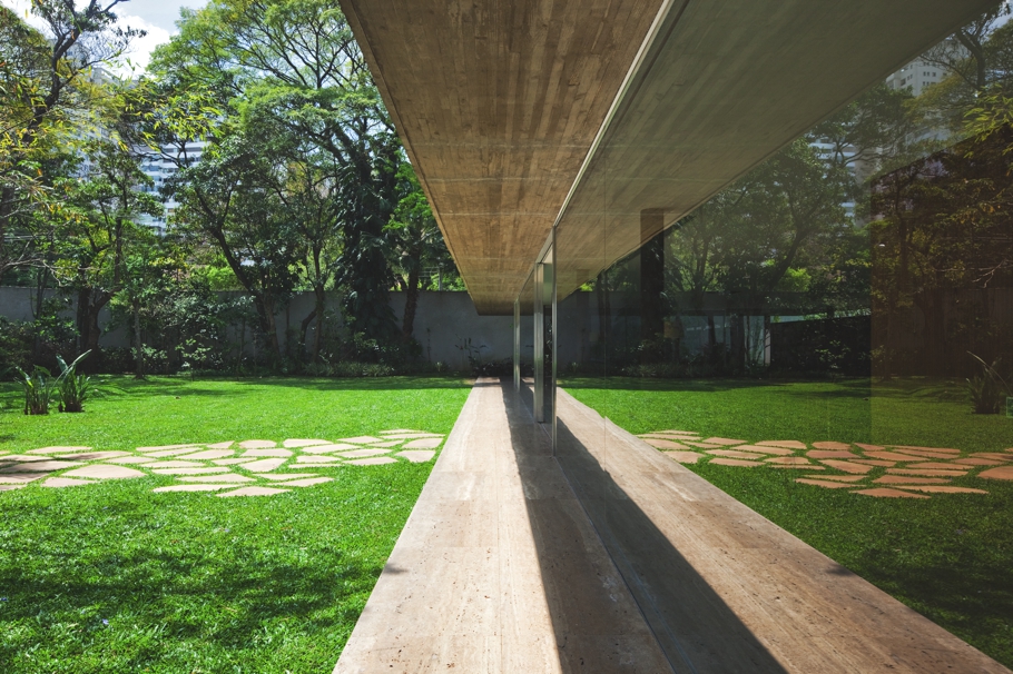 contemporary-property-sao-paulo-brazil-01