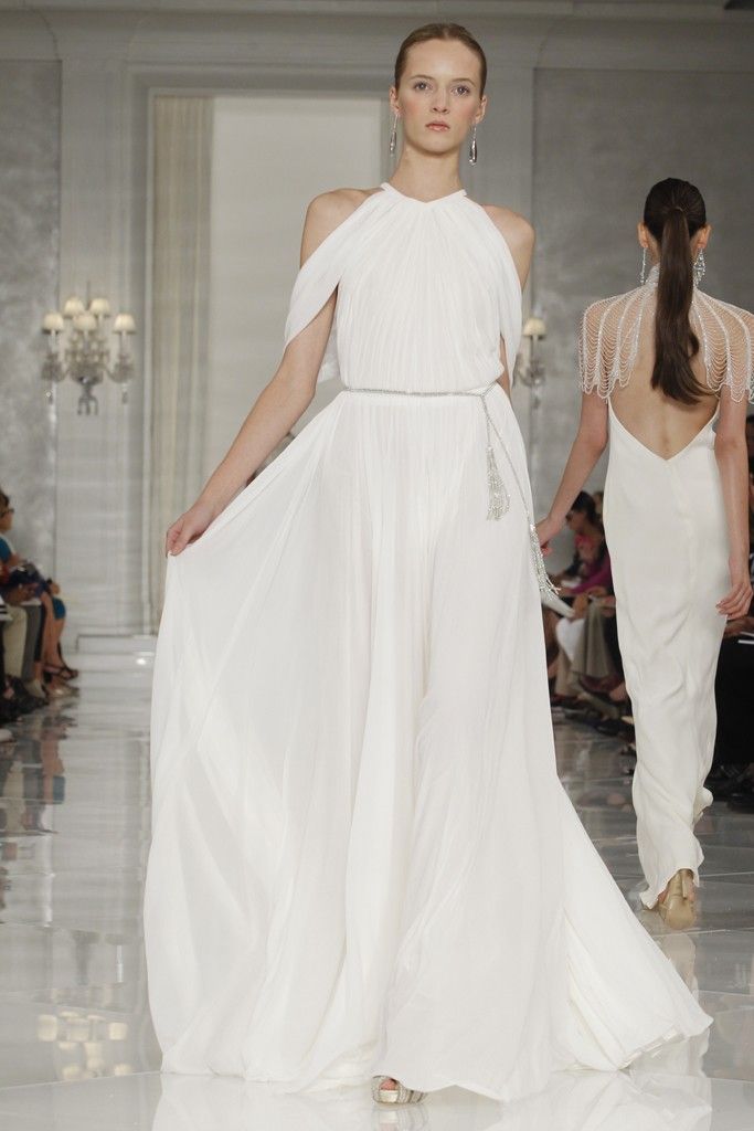 beautiful-and-relaxed-beach-wedding-dresses-21