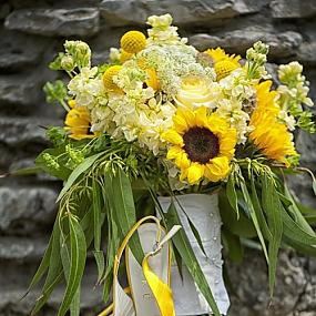beautiful-bright-summer-wedding-bouquets-19