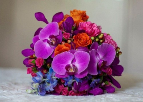 beautiful-bright-summer-wedding-bouquets-22