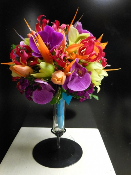 beautiful-bright-summer-wedding-bouquets-23