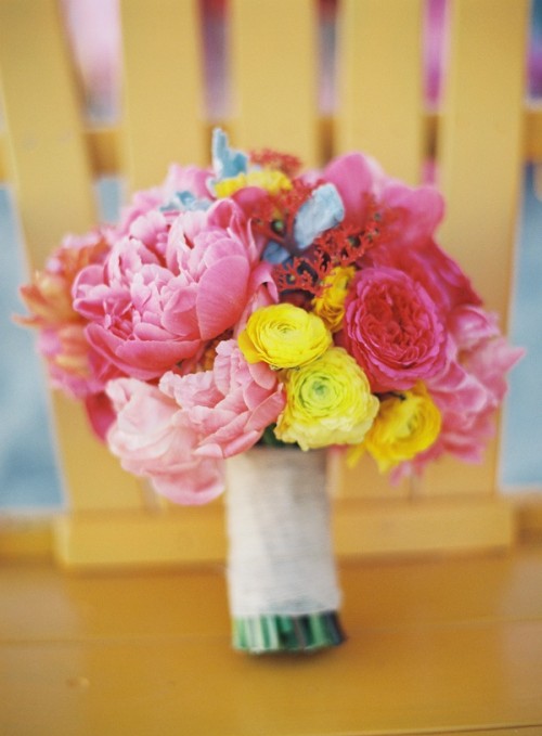 beautiful-bright-summer-wedding-bouquets-24