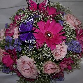 beautiful-bright-summer-wedding-bouquets-33