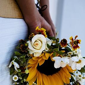 beautiful-bright-summer-wedding-bouquets-37