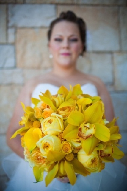 beautiful-bright-summer-wedding-bouquets-41