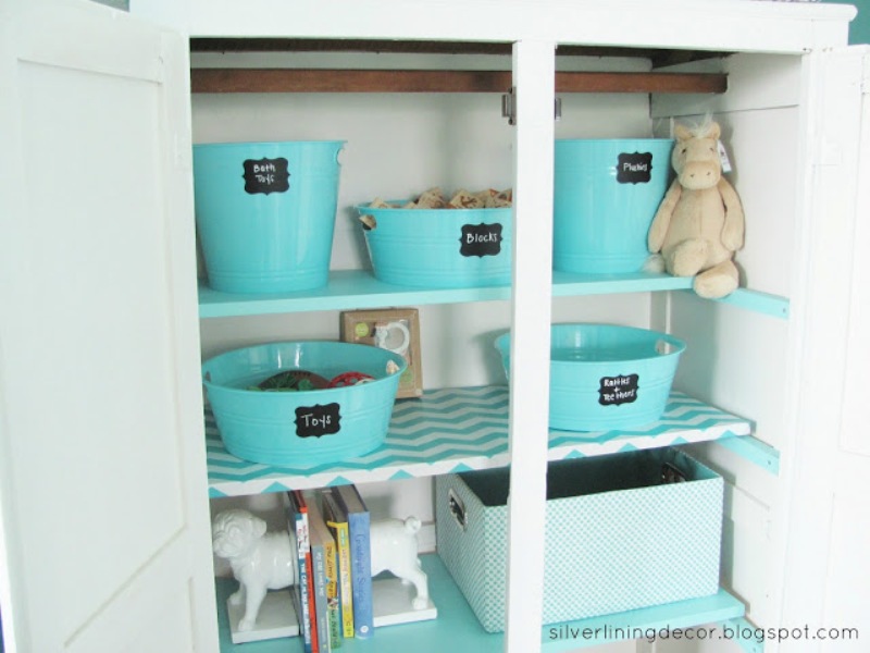 bright-turquoise-nautical-nursery-for-a-boy-12