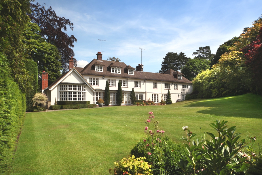 luxury-homes-berkshire-england-1