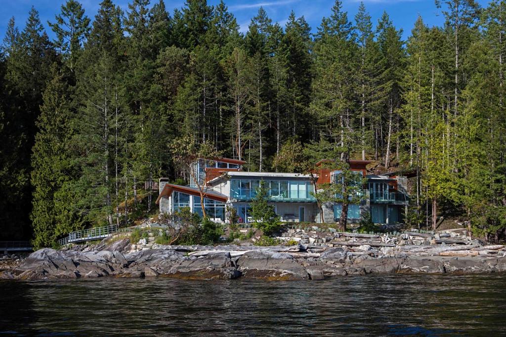 Harbour House - домик у озера