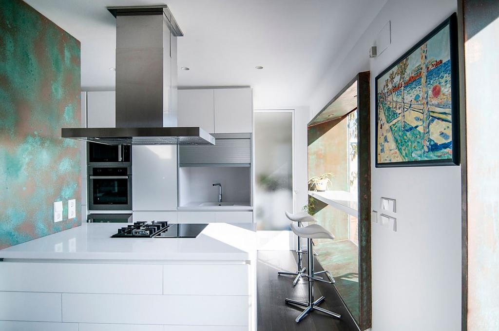 renovation-of-a-bright-penthouse-10