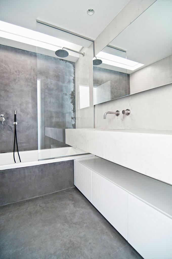 renovation-of-a-bright-penthouse-13