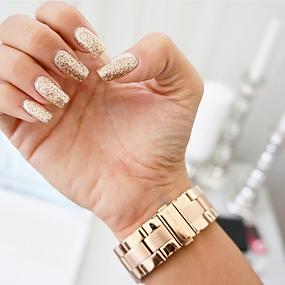 shiny-glam-wedding-nail-ideas-1