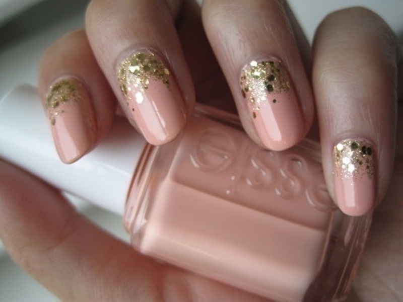 shiny-glam-wedding-nail-ideas-2