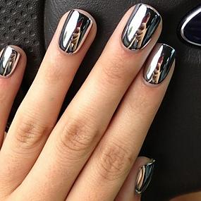 shiny-glam-wedding-nail-ideas-5