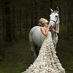 wedding-gowns-by-leila-hafzi-14