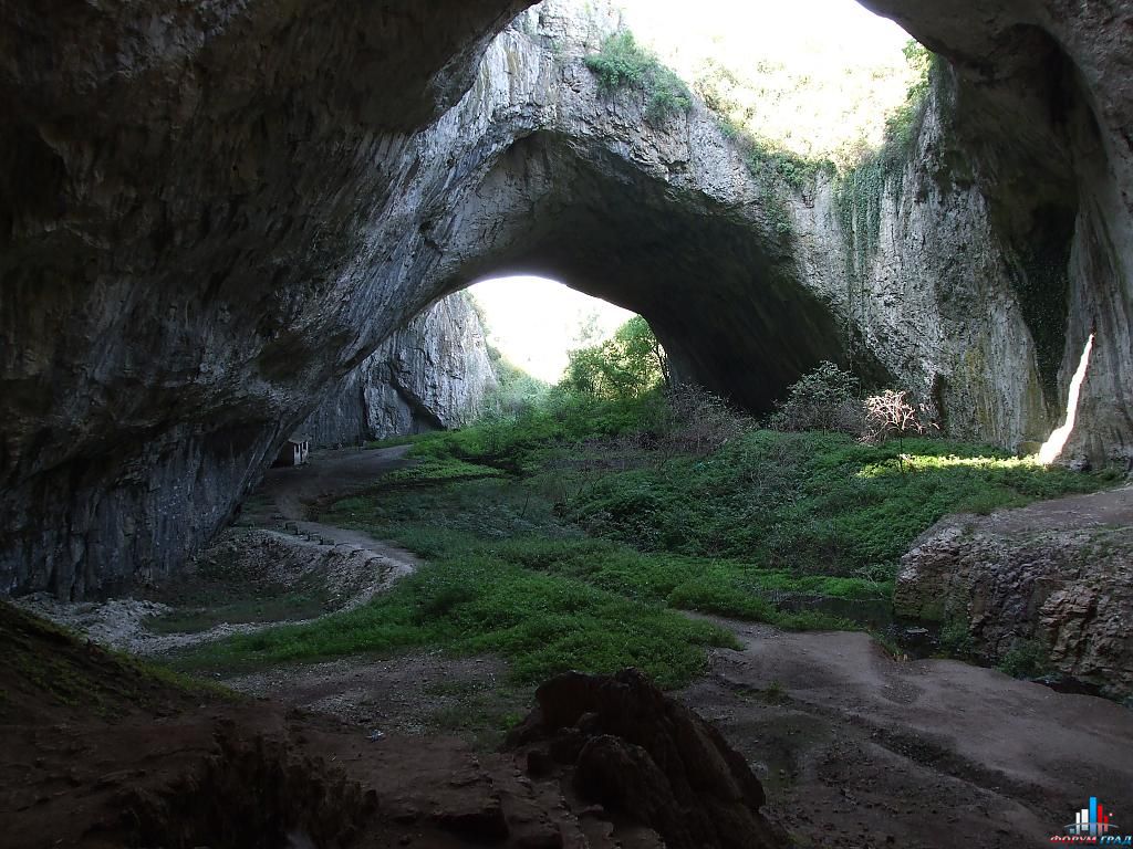 Деветашка пещера