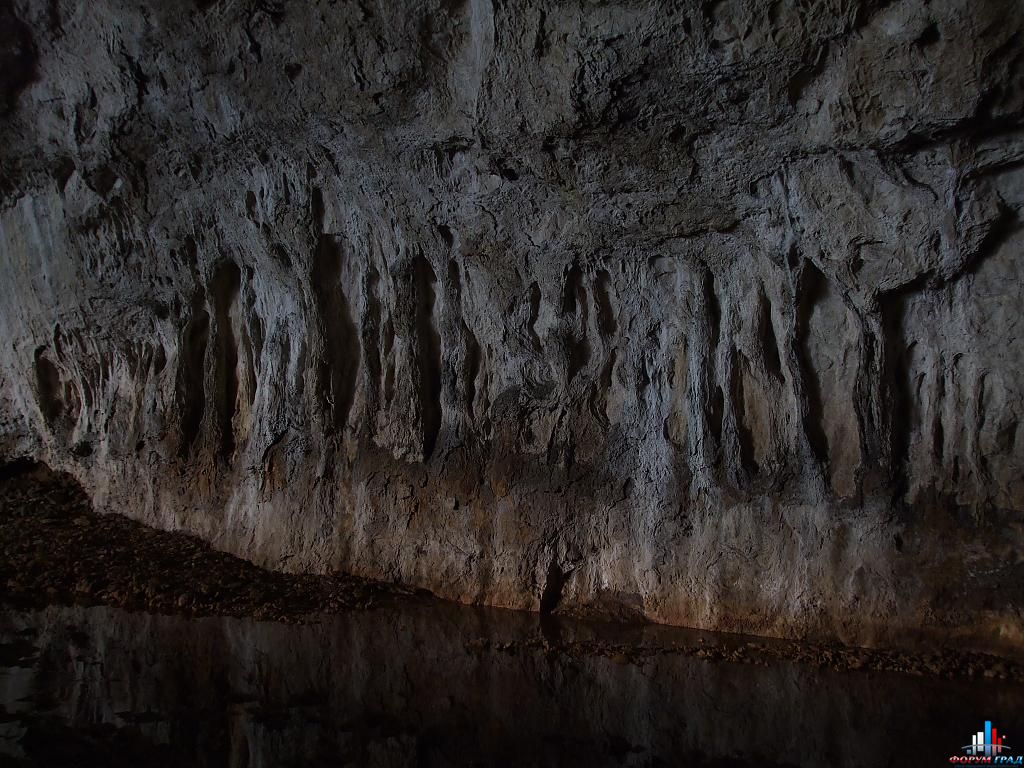 Деветашка пещера