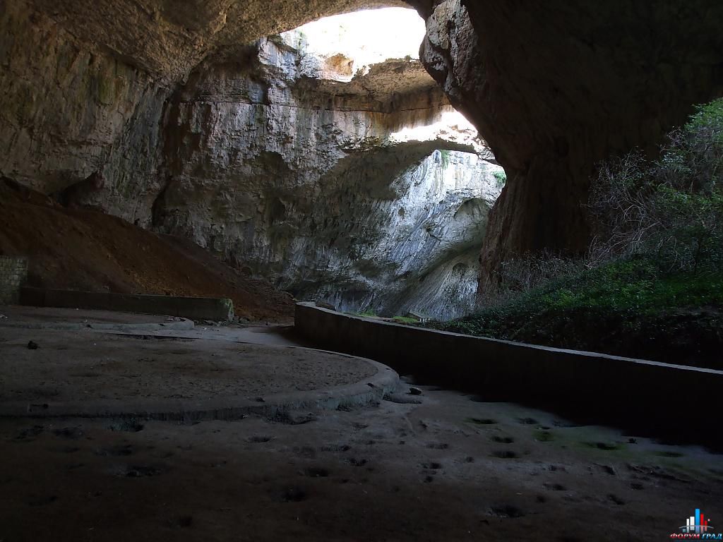 Деветашка пещера