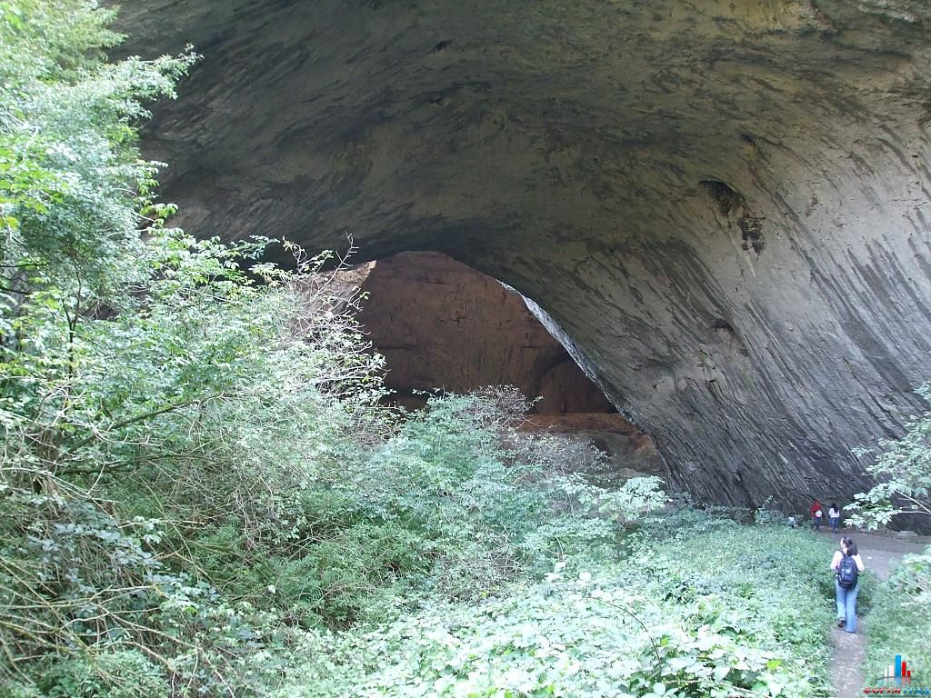 Деветашка пещера