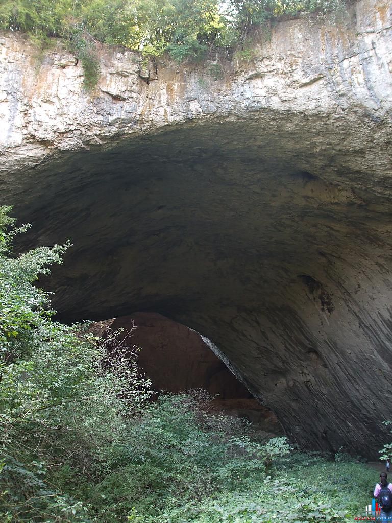 Деветашка пещера