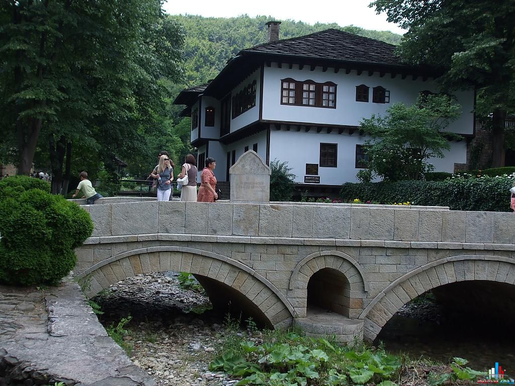 Етъра