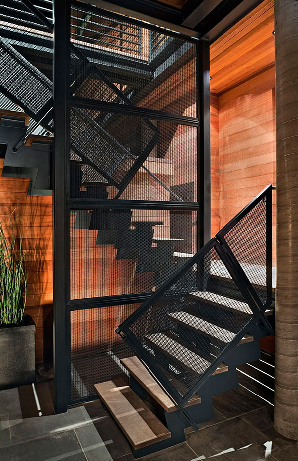 house-with-high-protection-against-the-flood-11
