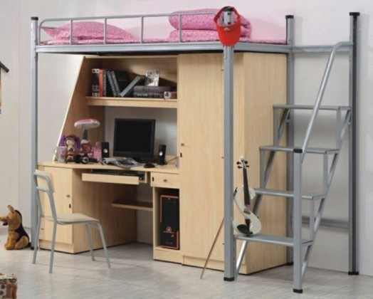 Кровать во втором ярусе