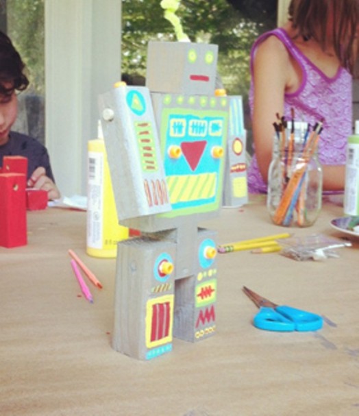 Деревянный робот