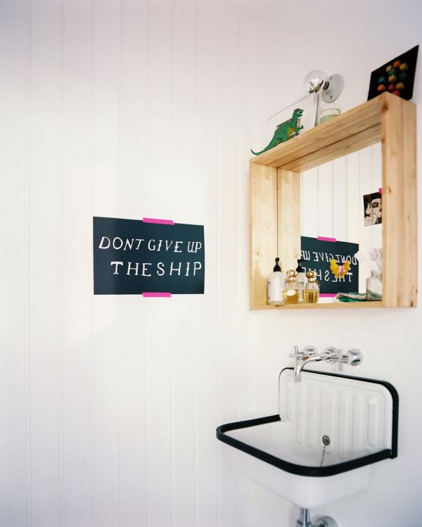 cool-bathroom-storage-idea-11
