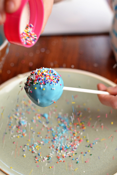 fake-cakes-cake-pops-05