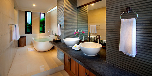 tropical-bathrooms-with-summer-style-05