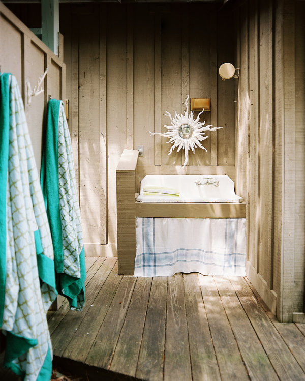 tropical-bathrooms-with-summer-style-08