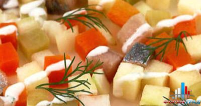 Салат с селедкой и яблоками